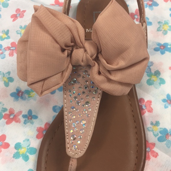 Material girl Bow rhinestone sandals - Picture 3 of 8